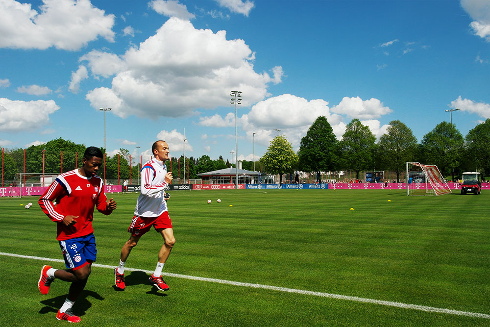 Just Alaba passing through =P (no zoom)